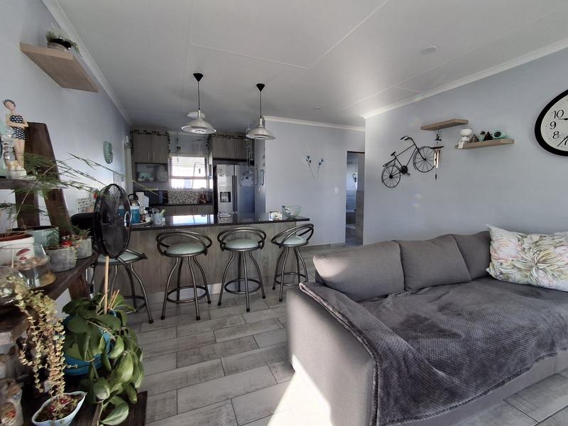 3 Bedroom Property for Sale in Golden Mile Western Cape